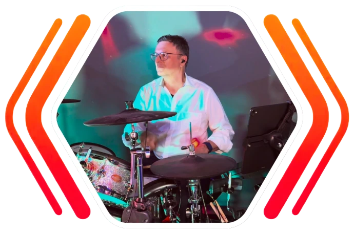 Peter Salisko, Bandleader und Schlagzeuger von Music2Dance